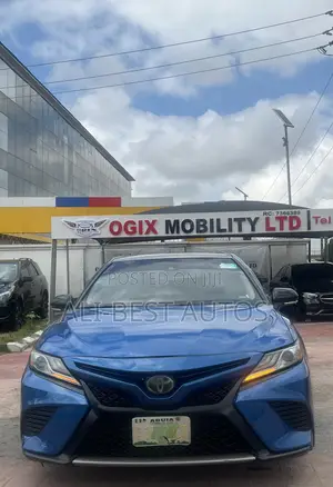 Toyota Camry 2019 Blue