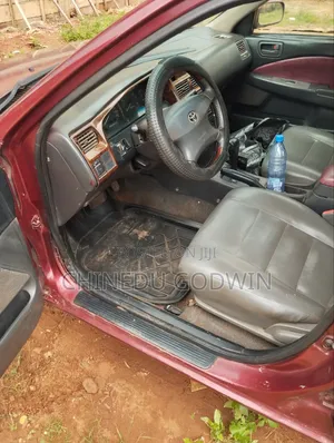 Toyota Corona Premio 2000 Red