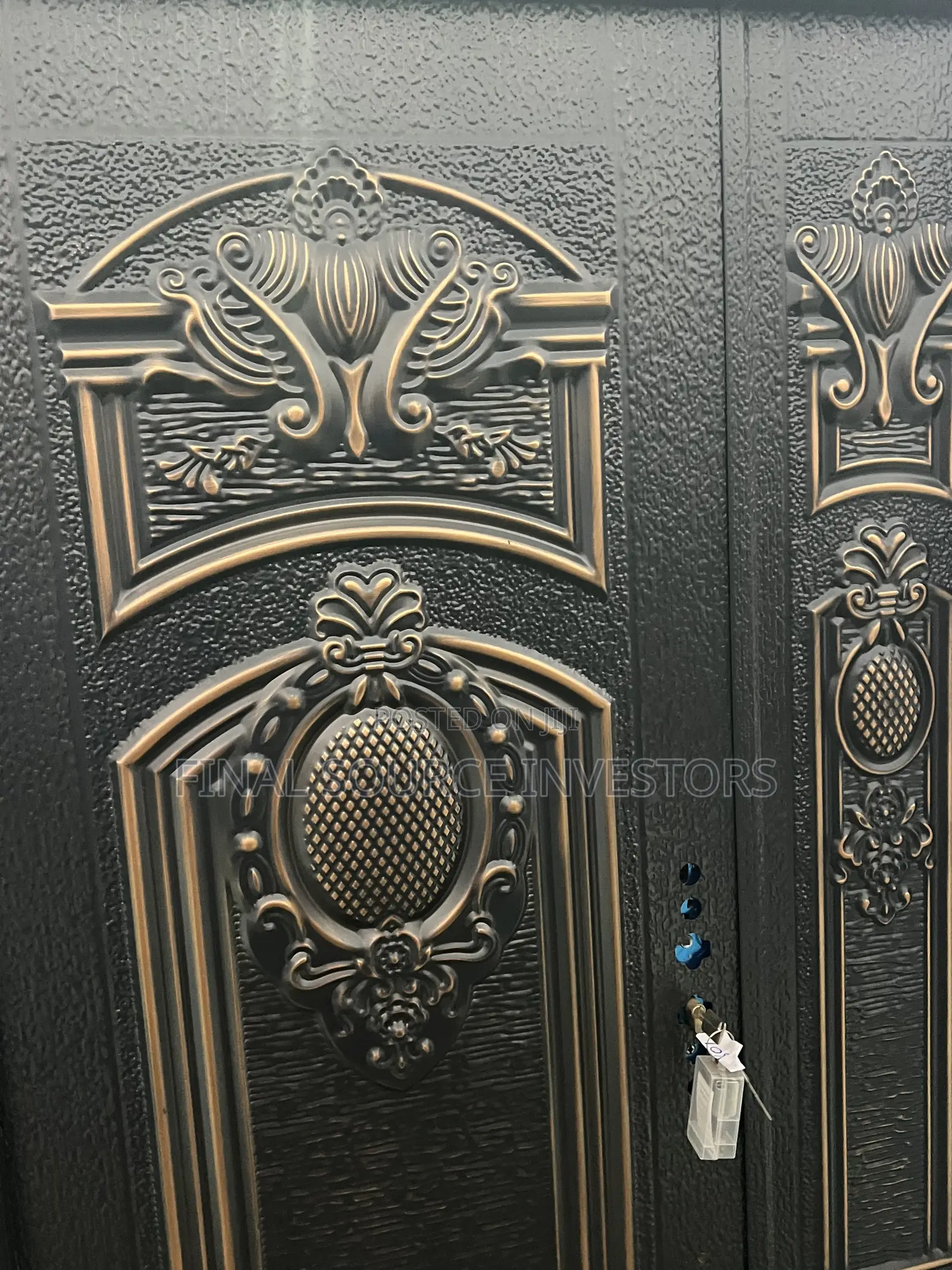 Pineapple Design Tank Door