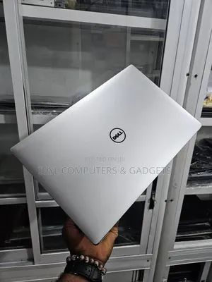 Laptop Dell Inspiron 15 5530 16GB Intel Core i9 SSD 512GB
