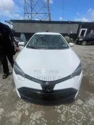 Toyota Corolla 2018 White