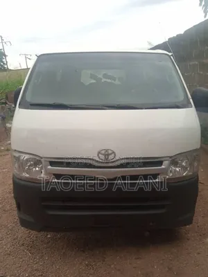 Toyota HiAce 2016 White