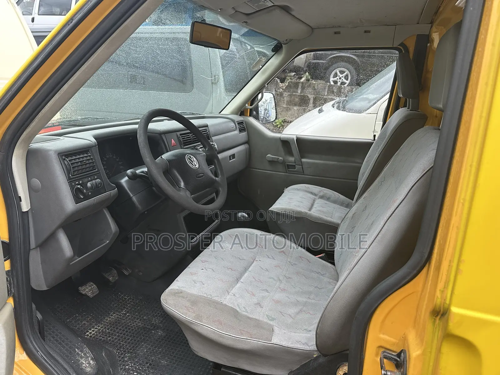 Volkswagen Transporter 2005 Yellow