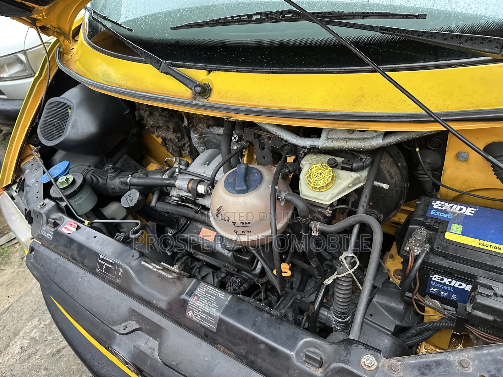 Volkswagen Transporter 2005 Yellow