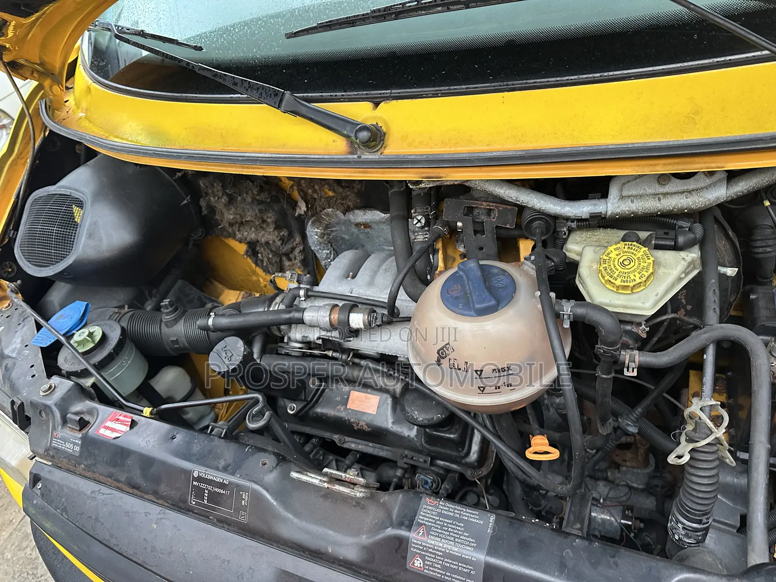 Volkswagen Transporter 2005 Yellow