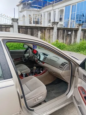 Toyota Camry 2004 Gold
