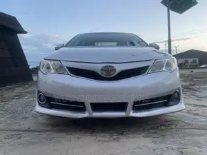 Toyota Camry SE 4dr Sedan (2.5L 4cyl 6A) 2013 Silver