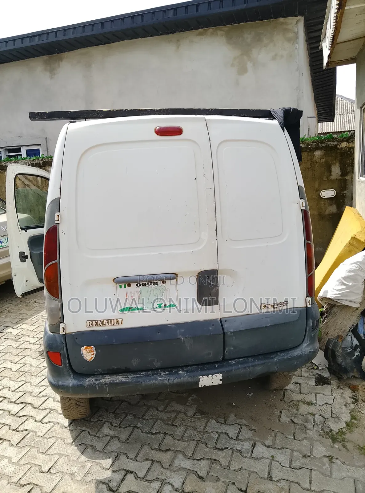 Renault Master 2000 White
