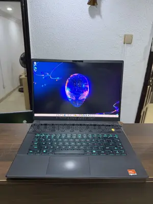 Laptop Alienware M16 R1 16GB AMD Ryzen 9 SSD 1T