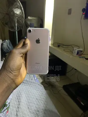 Apple iPhone 7 32 GB Rose Gold