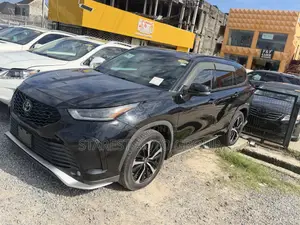 Toyota Highlander XSE 2022 Black