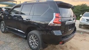 Toyota Land Cruiser Prado 2018 Black