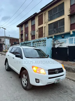Toyota RAV4 2.5 2010 White