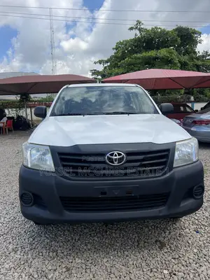 Toyota Hilux 2013 White