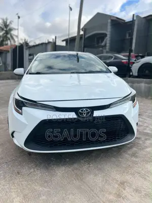 Toyota Corolla LE 2020 White