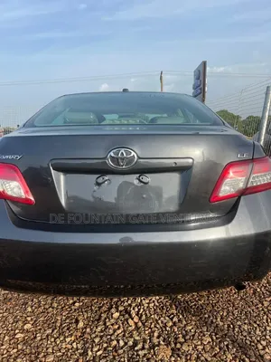 Toyota Camry LE 4dr Sedan (2.5L 4cyl 6A) 2011 Gray