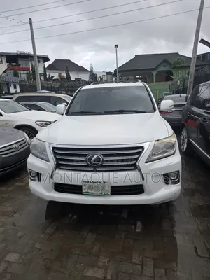 Lexus LX 570 AWD 2014 White