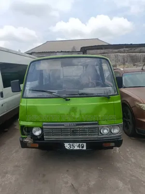 Nissan Caravan (Urvan) 1998 Green