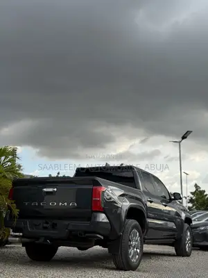 Toyota Tacoma 2025 Black