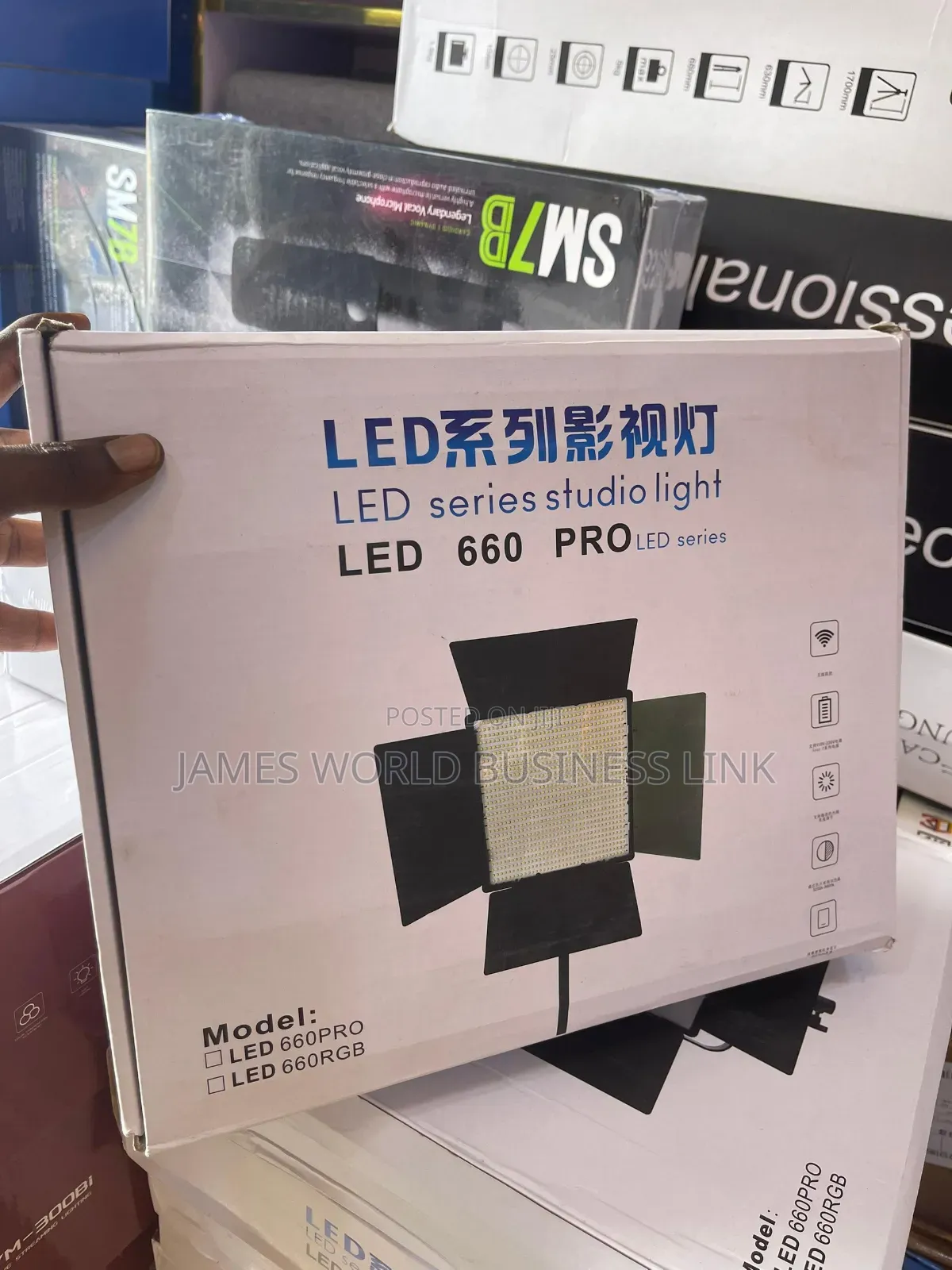 Led 660 Pro With Stand and Battery