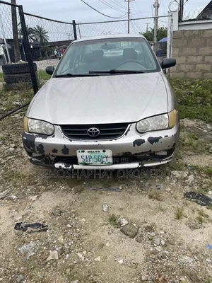 Toyota Corolla Sedan 2001 Gold
