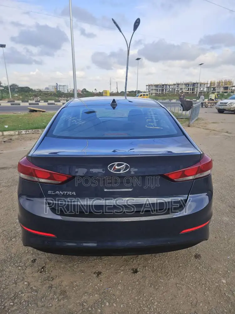 Hyundai Elantra 2017 Blue