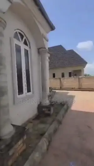 4bdrm Bungalow in Gotin Nigeria Ltd, Benin City for sale