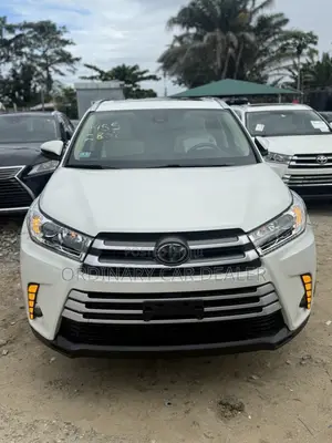 Toyota Highlander XLE 4x2 V6 (3.5L 6cyl 8A) 2018 White