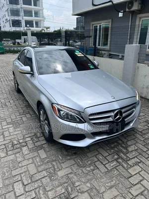Mercedes-Benz C300 Luxury 4dr AWD 4Matic Sedan (2.0L 4cyl 7A) 2015