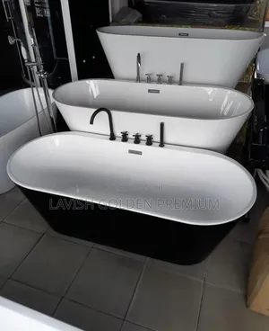 Freestanding Acrylic Bathtub With Faucet