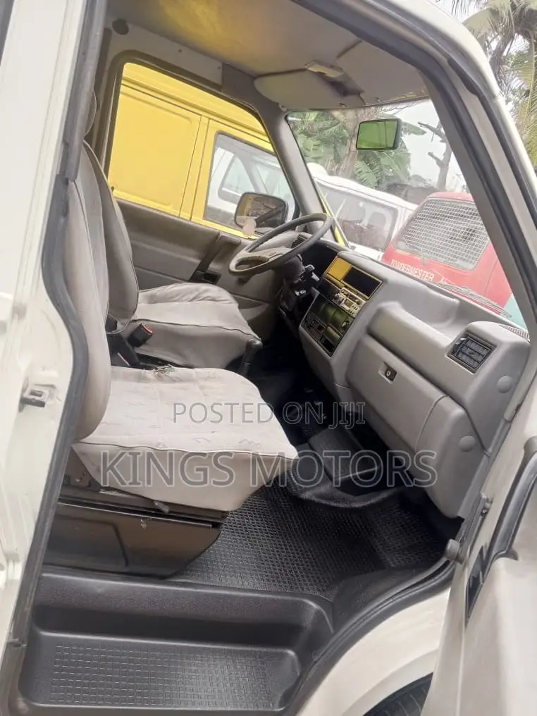 Volkswagen Transporter 2005 White
