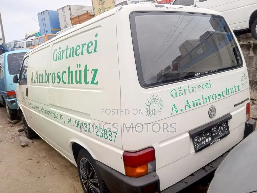 Volkswagen Transporter 2005 White