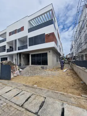 4bdrm Duplex in Banana Island for rent