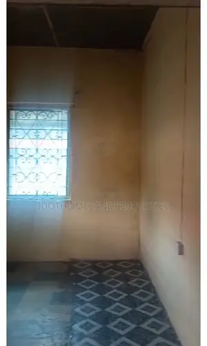 Mini Flat in Adekunle for rent