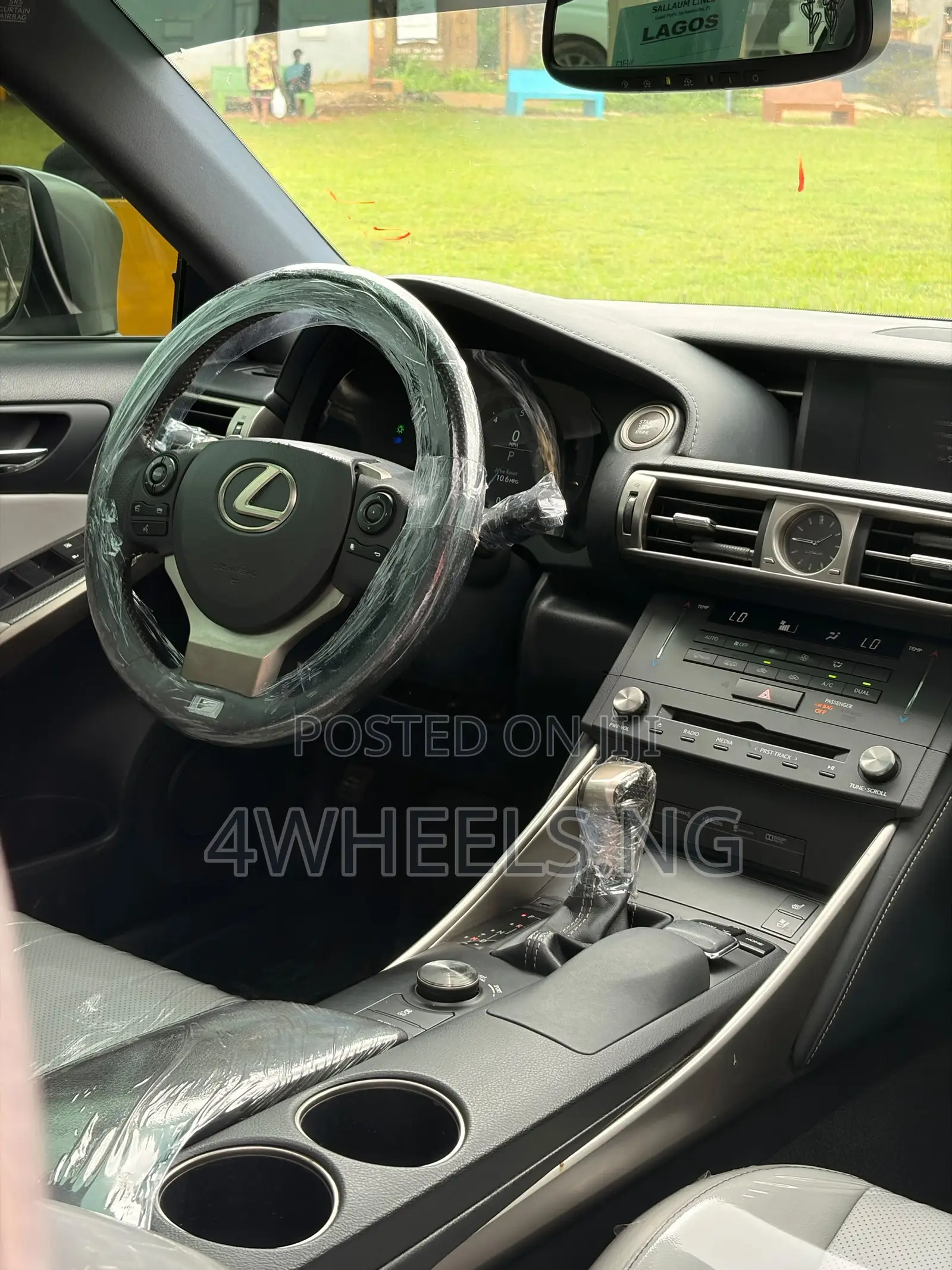 Lexus IS 250 4WD 2014 Gold