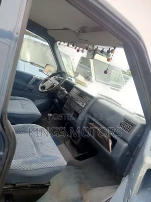 Volkswagen Transporter 2004 Grey