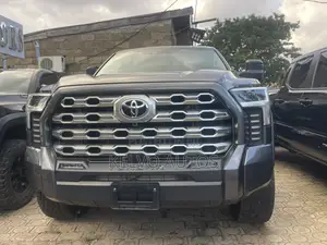 Toyota Tundra 2023 Black