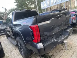 Toyota Tundra 2023 Black