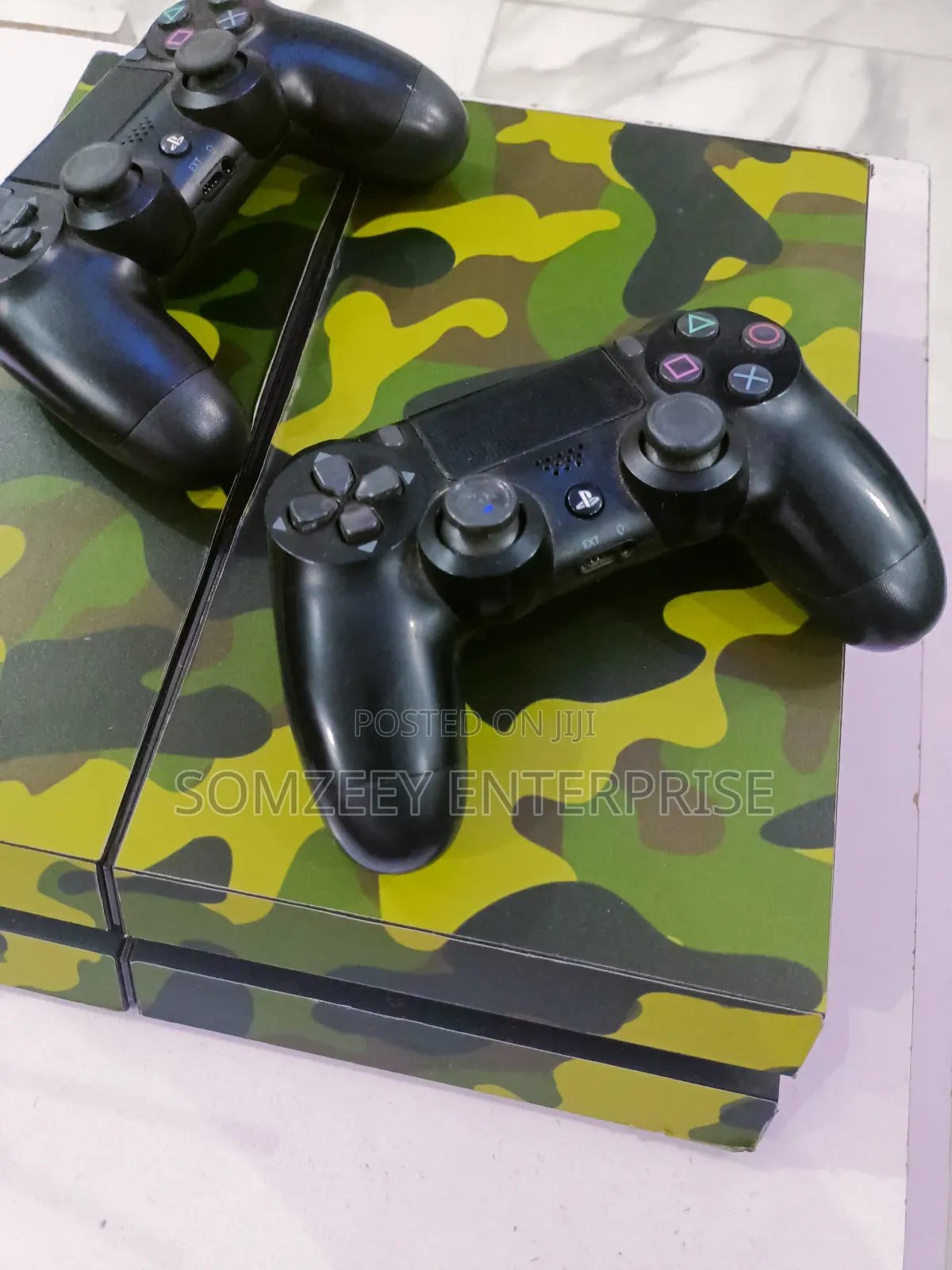 PS4 Controller
