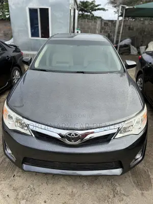 Toyota Camry LE 4dr Sedan (2.5L 4cyl 6A) 2012 Gray