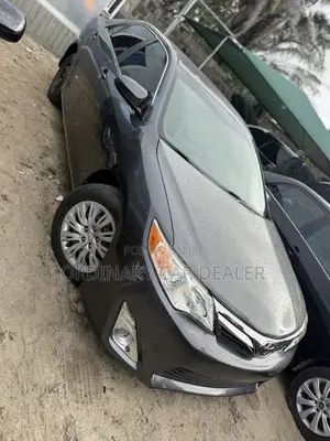 Toyota Camry LE 4dr Sedan (2.5L 4cyl 6A) 2012 Gray