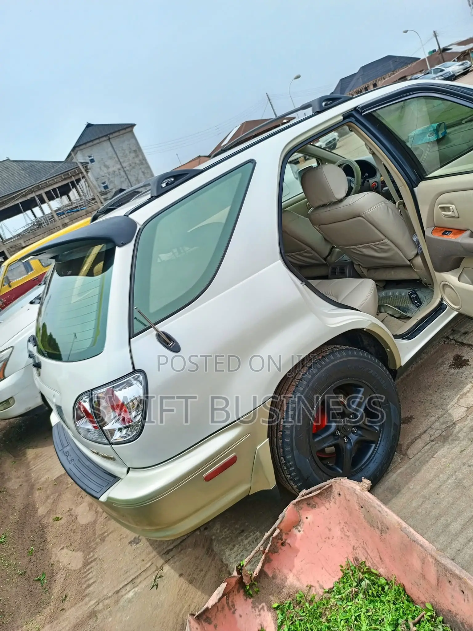 Lexus RX 2000 White