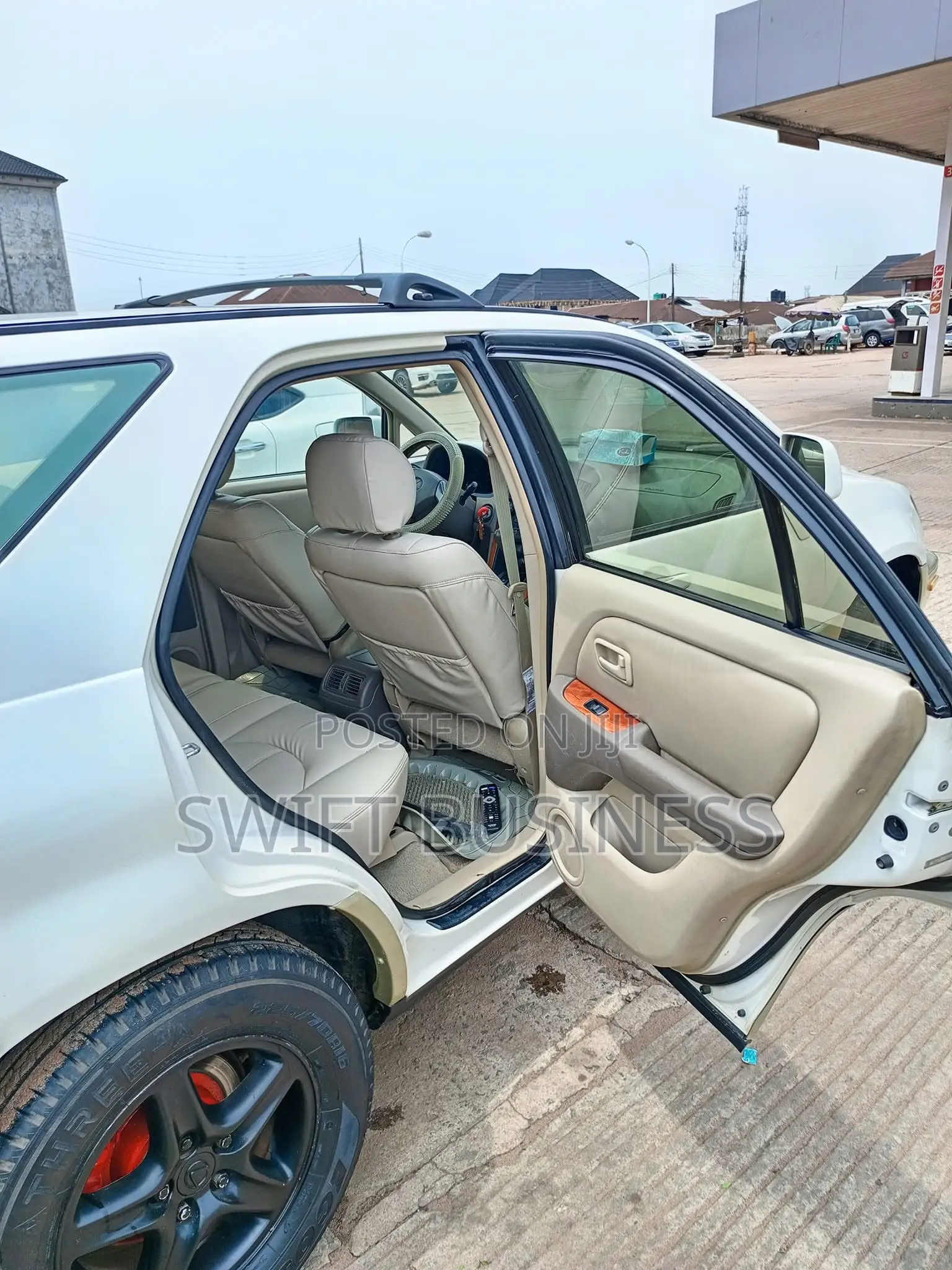 Lexus RX 2000 White