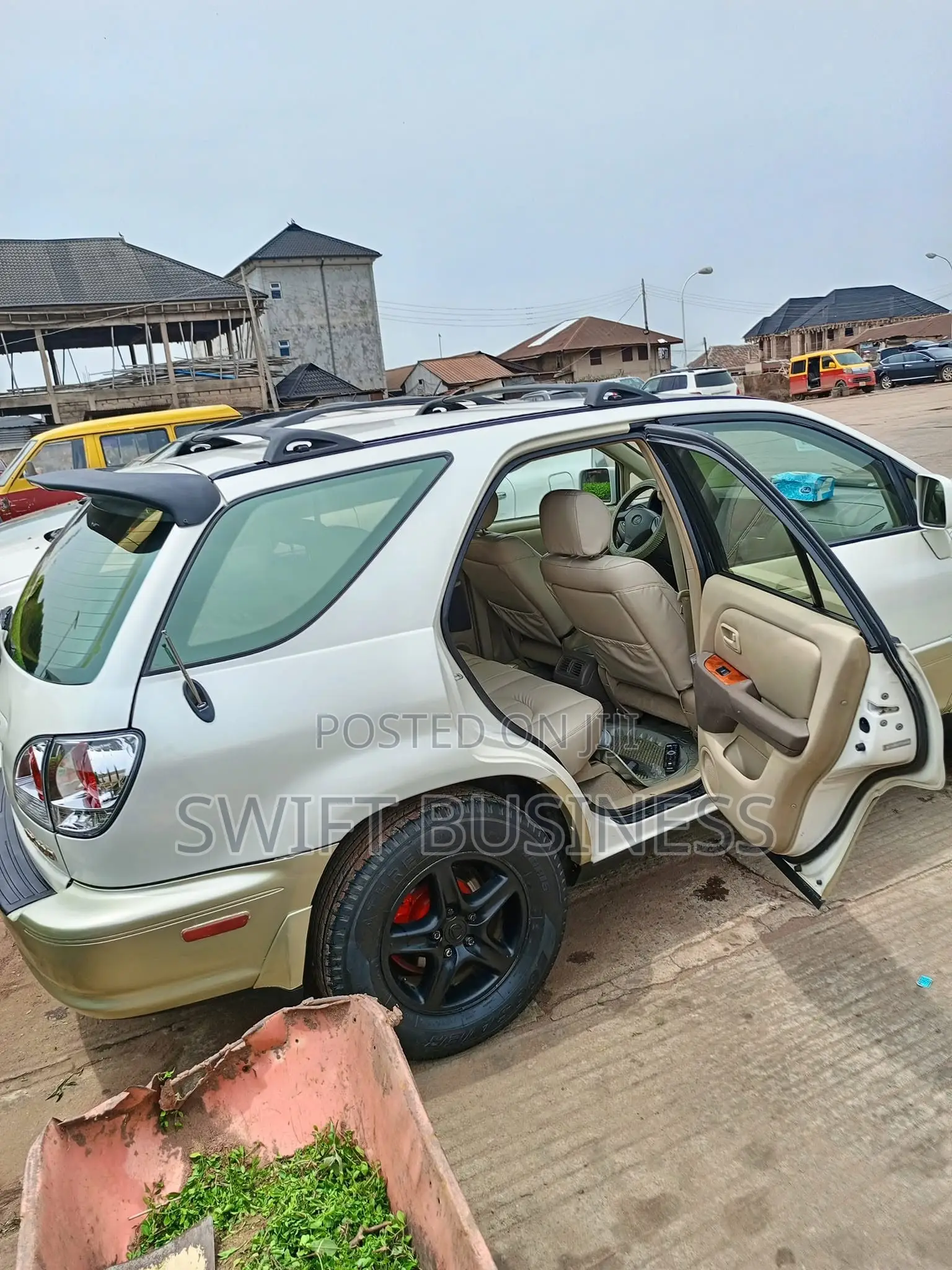 Lexus RX 2000 White