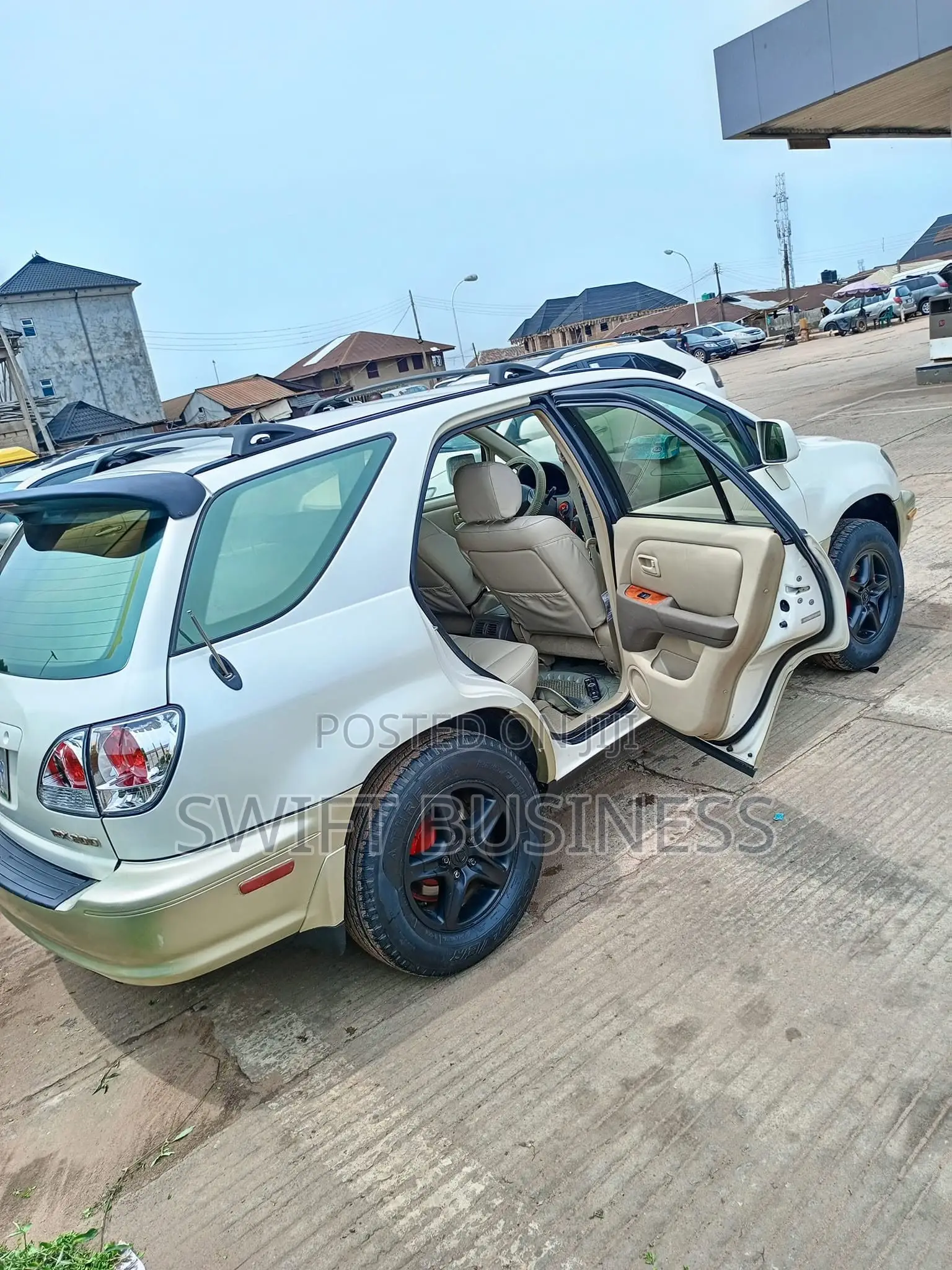 Lexus RX 2000 White