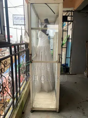 Show Glass