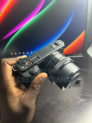 Sony ZV-E10 Mirrorless Camera With 16-50mm Kit Lens