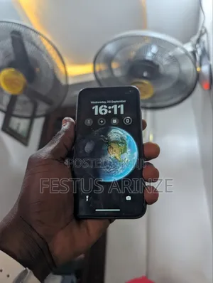 Apple iPhone 11 64 GB Black