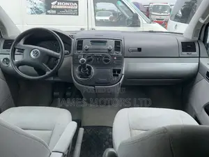 Volkswagen Transporter 2014 Silver