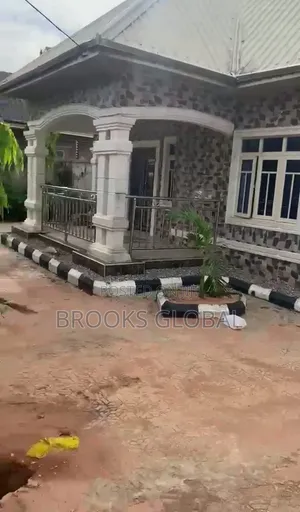 3bdrm Bungalow in Benin City for sale